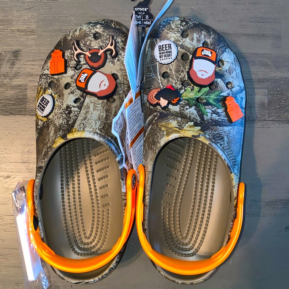 BRAND NEW limited edited LUKE COMBS Realtree Crocs!